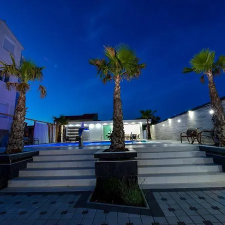 Boutique Cosmopolis 1 Frühstückspension 4*