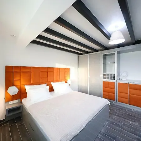 Boutique Cosmopolis 1 Bed and breakfast