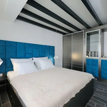 Boutique Cosmopolis 1