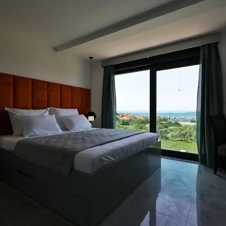 Boutique Cosmopolis 1