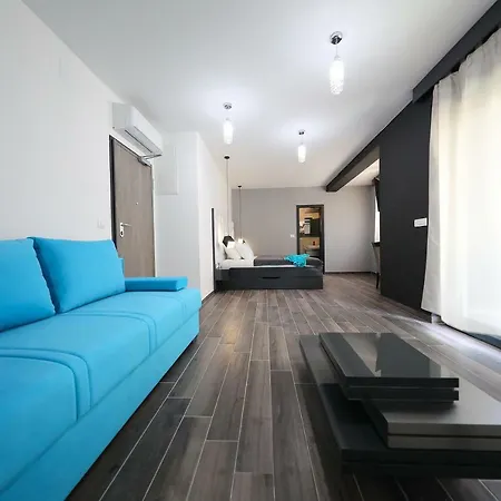 Boutique Cosmopolis 1 Bed & Breakfast 4*