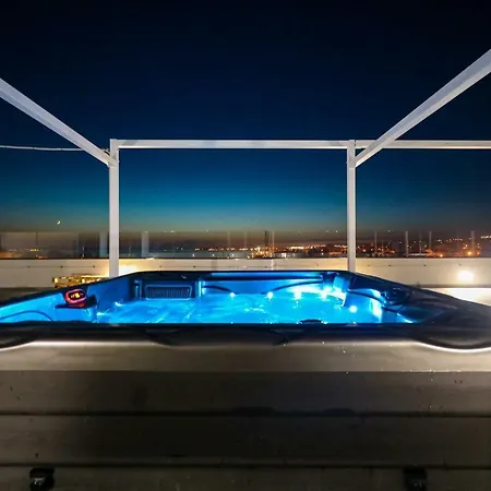Boutique Cosmopolis 1 Bed & Breakfast 4*
