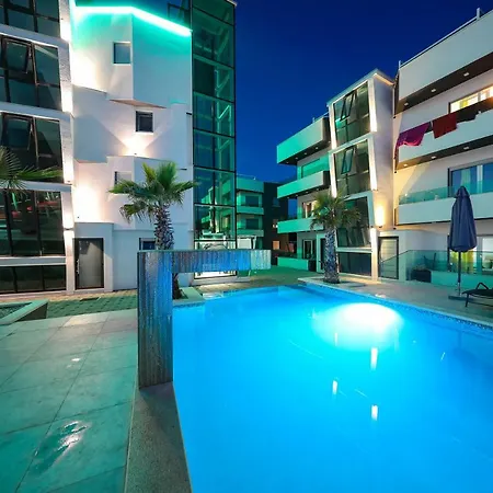 Boutique Cosmopolis 1 Bed & Breakfast