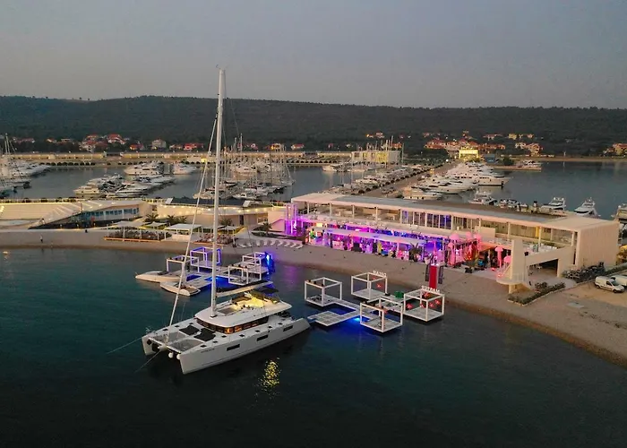 Boutique Cosmopolis 1 4*