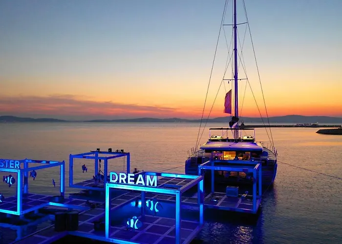 Boutique Cosmopolis 1 Frühstückspension 4*