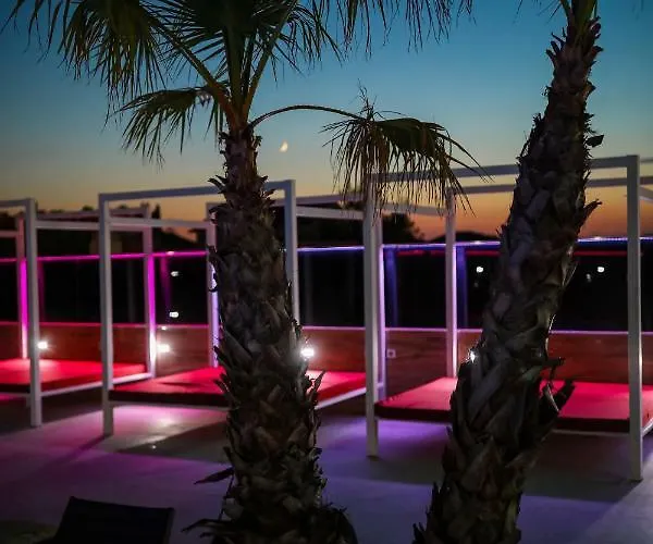 Boutique Cosmopolis 1