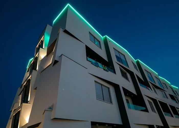 Boutique Cosmopolis 1 Bed & Breakfast 4*