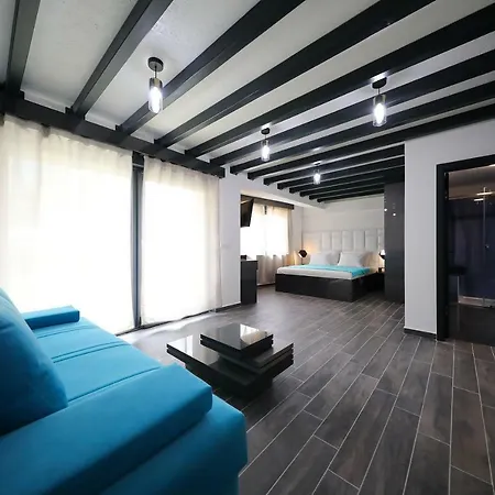 Boutique Cosmopolis 1 4* ביבינייה