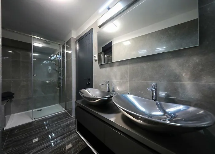 Boutique Cosmopolis 1 krevet i doručak 4*