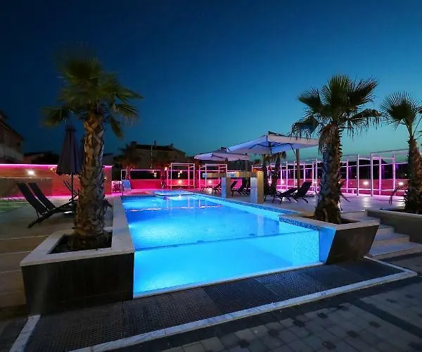 krevet i doručak Boutique Cosmopolis 1 4*
