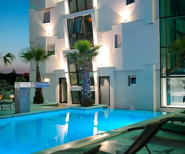 Boutique Cosmopolis 1 Отель типа 